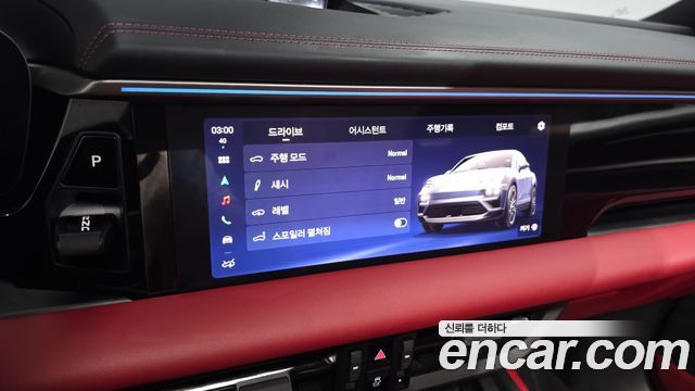 Porsche Macan 2025 — photo 22