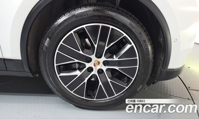 Porsche Macan 2025 — photo 7