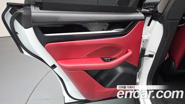 Porsche Macan 2025 — photo 15