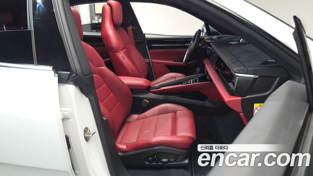 Porsche Macan 2025 — photo 16