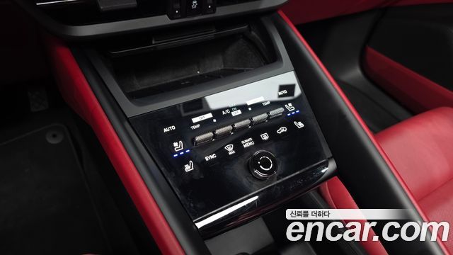 Porsche Macan 2025 — photo 27