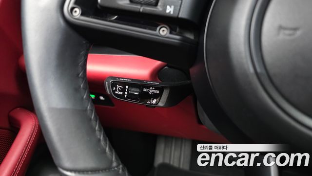 Porsche Macan 2025 — photo 28