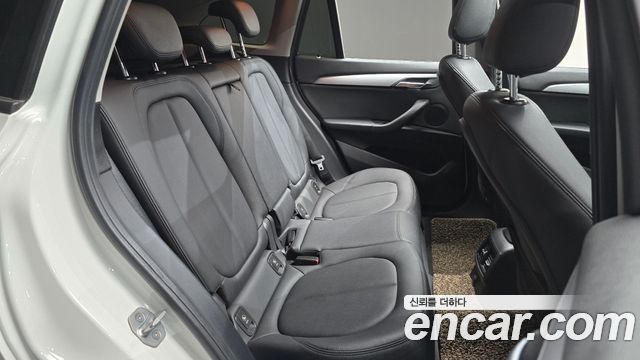 BMW X1 2016 — photo 11