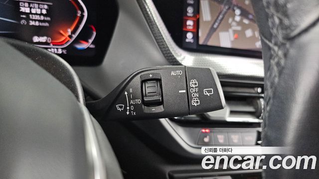 BMW 1-Series 2020 — photo 17