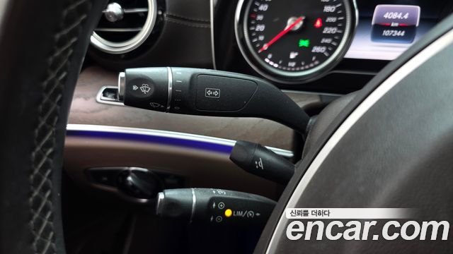 Mercedes-Benz E-Class 2017 — photo 26