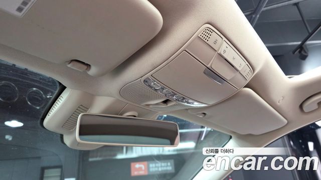 Mercedes-Benz E-Class 2017 — photo 32