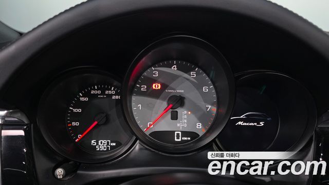 Porsche Macan 2014 — photo 11