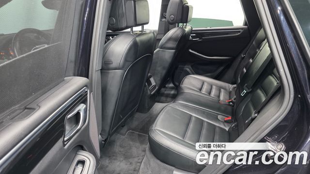 Porsche Macan 2014 — photo 18