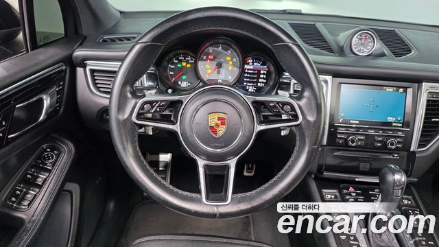 Porsche Macan 2014 — photo 19