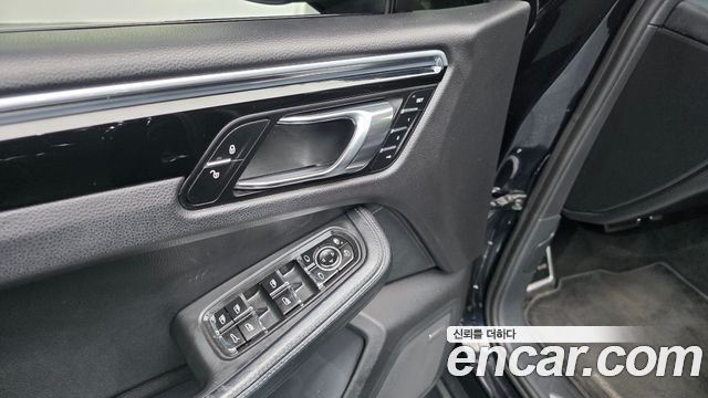 Porsche Macan 2014 — photo 26