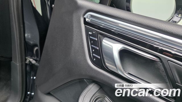 Porsche Macan 2014 — photo 27