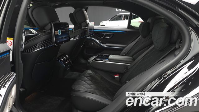 Mercedes-Benz S-Class 2023 — photo 17