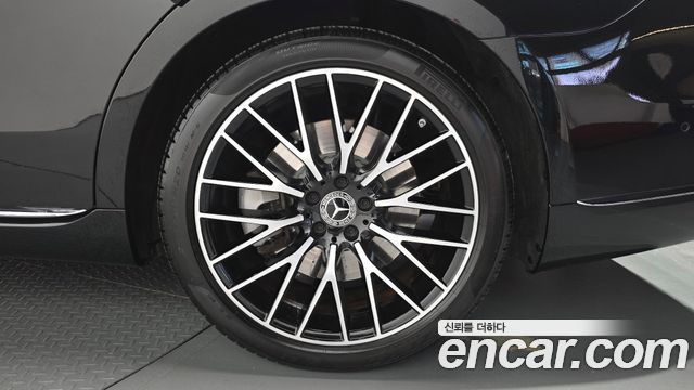 Mercedes-Benz S-Class 2023 — photo 7