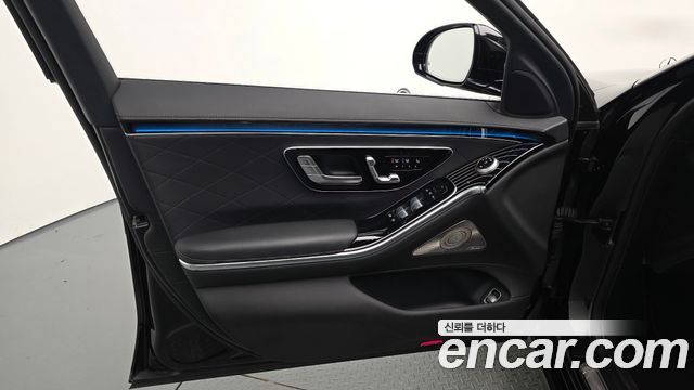 Mercedes-Benz S-Class 2023 — photo 14