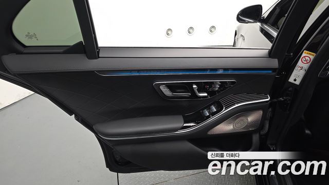 Mercedes-Benz S-Class 2023 — photo 15