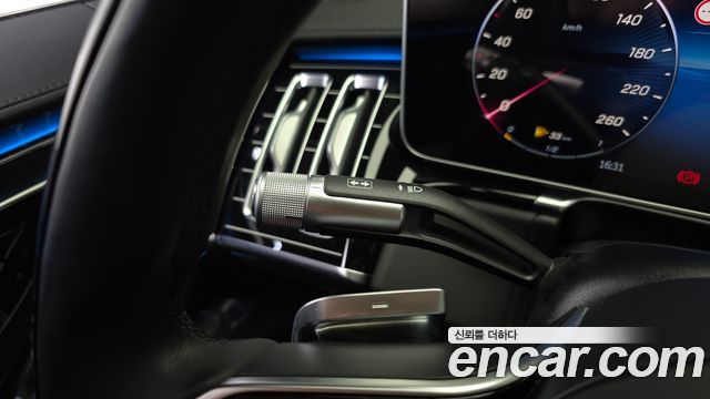 Mercedes-Benz S-Class 2023 — photo 29