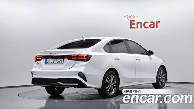 Kia K3 2023 — photo 2