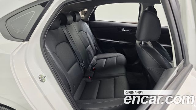 Kia K3 2023 — photo 17
