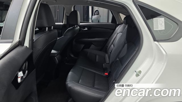 Kia K3 2023 — photo 18