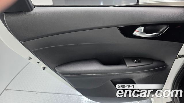 Kia K3 2023 — photo 15
