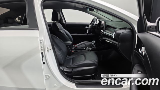 Kia K3 2023 — photo 16