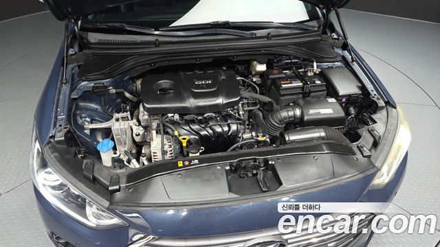 Hyundai AVANTE 2016 — photo 6