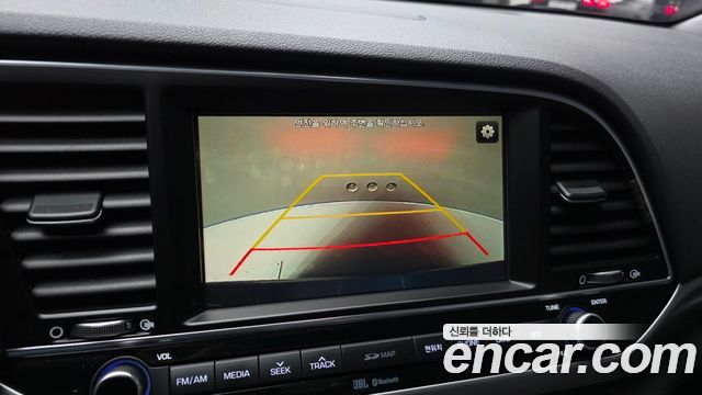 Hyundai AVANTE 2016 — photo 21