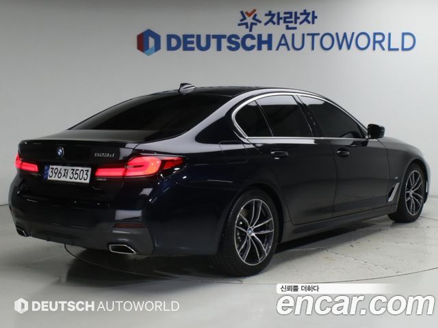 BMW 5-Series 2023 — photo 2
