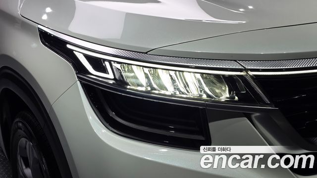 Kia Seltos 2023 — photo 8
