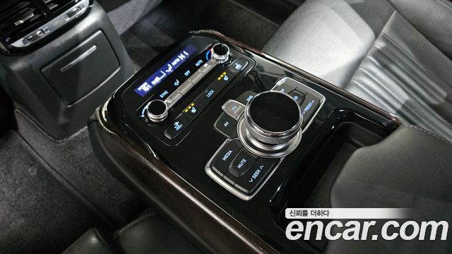Genesis EQ900 2016 — photo 19