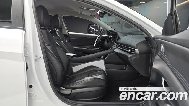 Hyundai AVANTE 2024 — photo 16