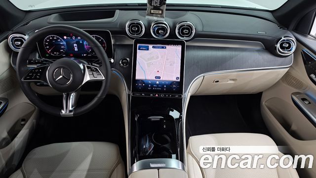 Mercedes-Benz GLC-Class 2026 — photo 10