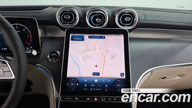 Mercedes-Benz GLC-Class 2026 — photo 18