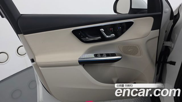 Mercedes-Benz GLC-Class 2026 — photo 14