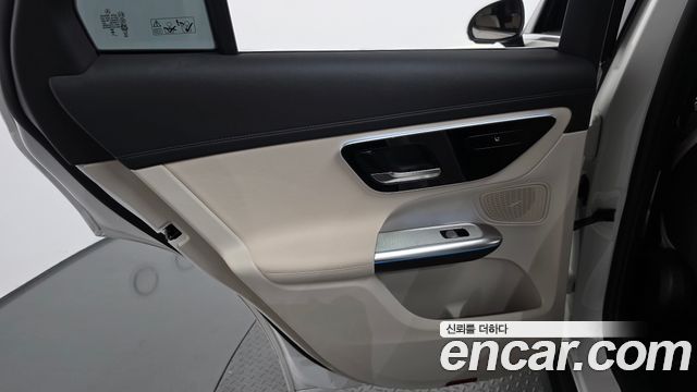 Mercedes-Benz GLC-Class 2026 — photo 15
