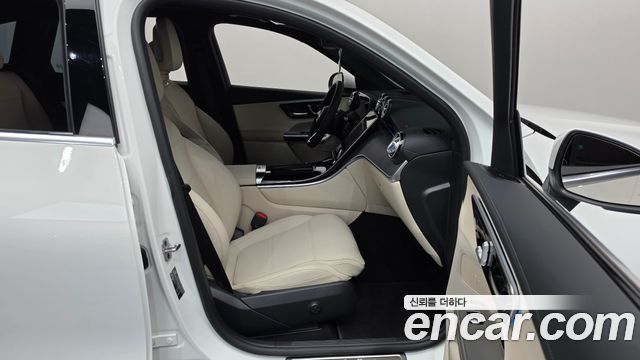 Mercedes-Benz GLC-Class 2026 — photo 16