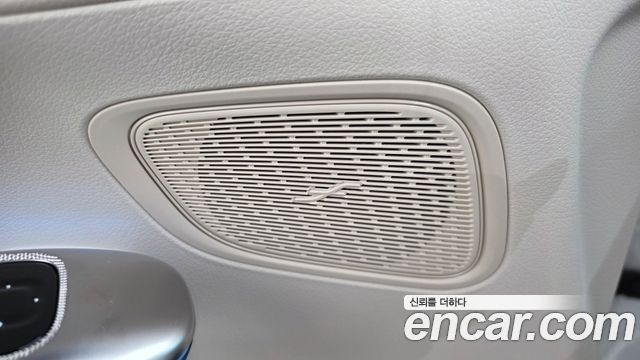 Mercedes-Benz GLC-Class 2026 — photo 30