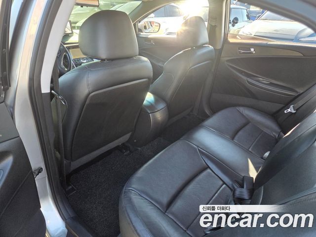 Hyundai Sonata 2010 — photo 7