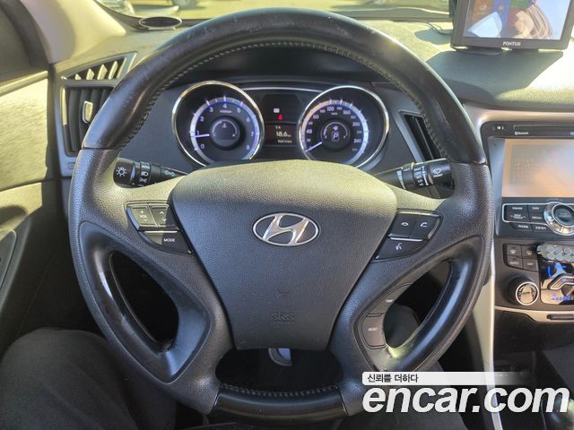 Hyundai Sonata 2010 — photo 8