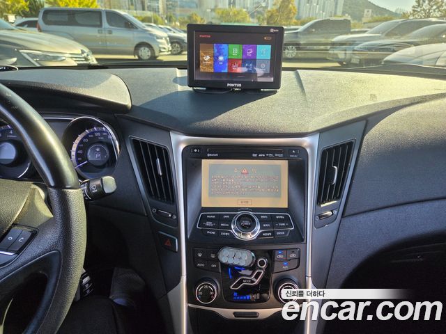 Hyundai Sonata 2010 — photo 10