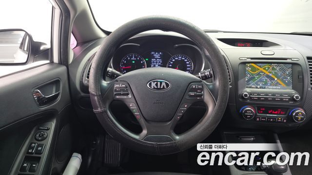 Kia K3 2015 — photo 13