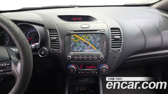 Kia K3 2015 — photo 14