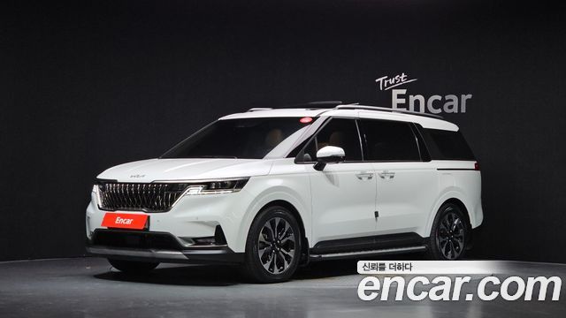 Kia Canival 2023 — photo 1