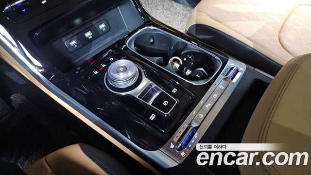 Kia Canival 2023 — photo 12