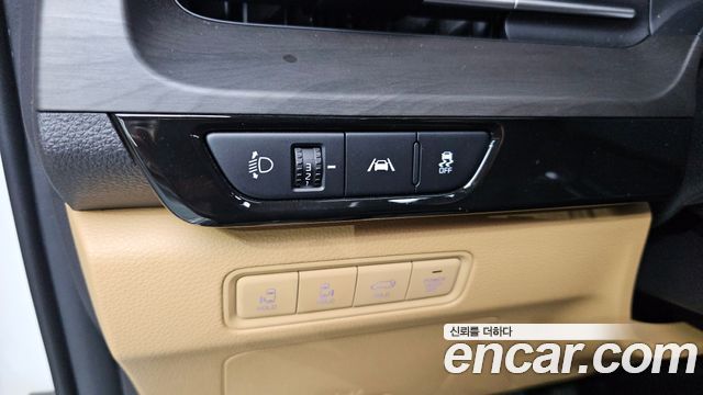 Kia Canival 2023 — photo 25
