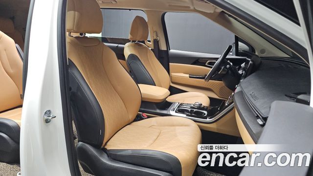 Kia Canival 2023 — photo 16