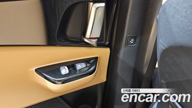 Kia Canival 2023 — photo 28