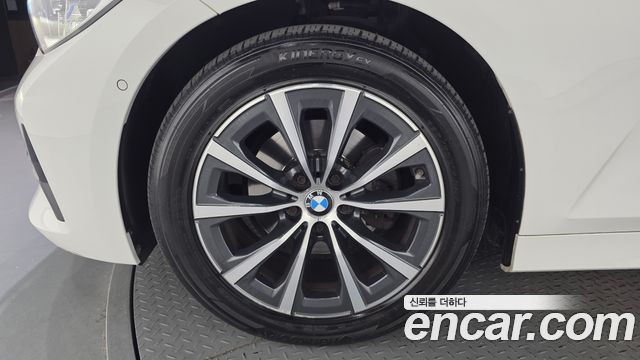 BMW 3-Series 2019 — photo 5