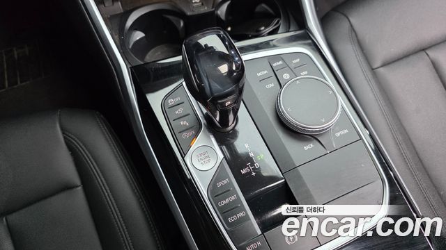 BMW 3-Series 2019 — photo 9
