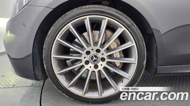 Mercedes-Benz E-Class 2022 — photo 5
